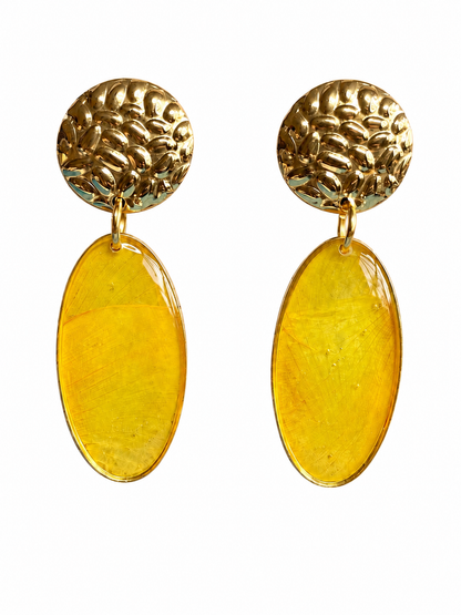 Gouden statement oorbellen met gele bloem